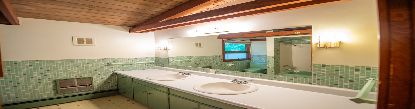 51 Madison Athens, Ohio, 4 Bedrooms Bedrooms, ,2.5 BathroomsBathrooms,Apartment,For Rent,Madison,1239