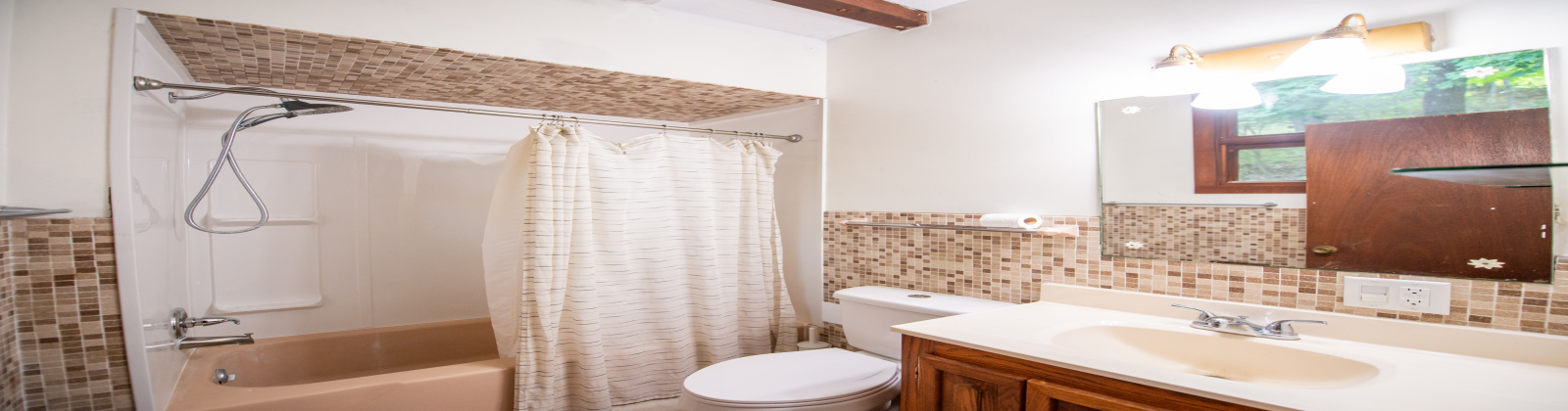 51 Madison Athens, Ohio, 4 Bedrooms Bedrooms, ,2.5 BathroomsBathrooms,Apartment,For Rent,Madison,1239